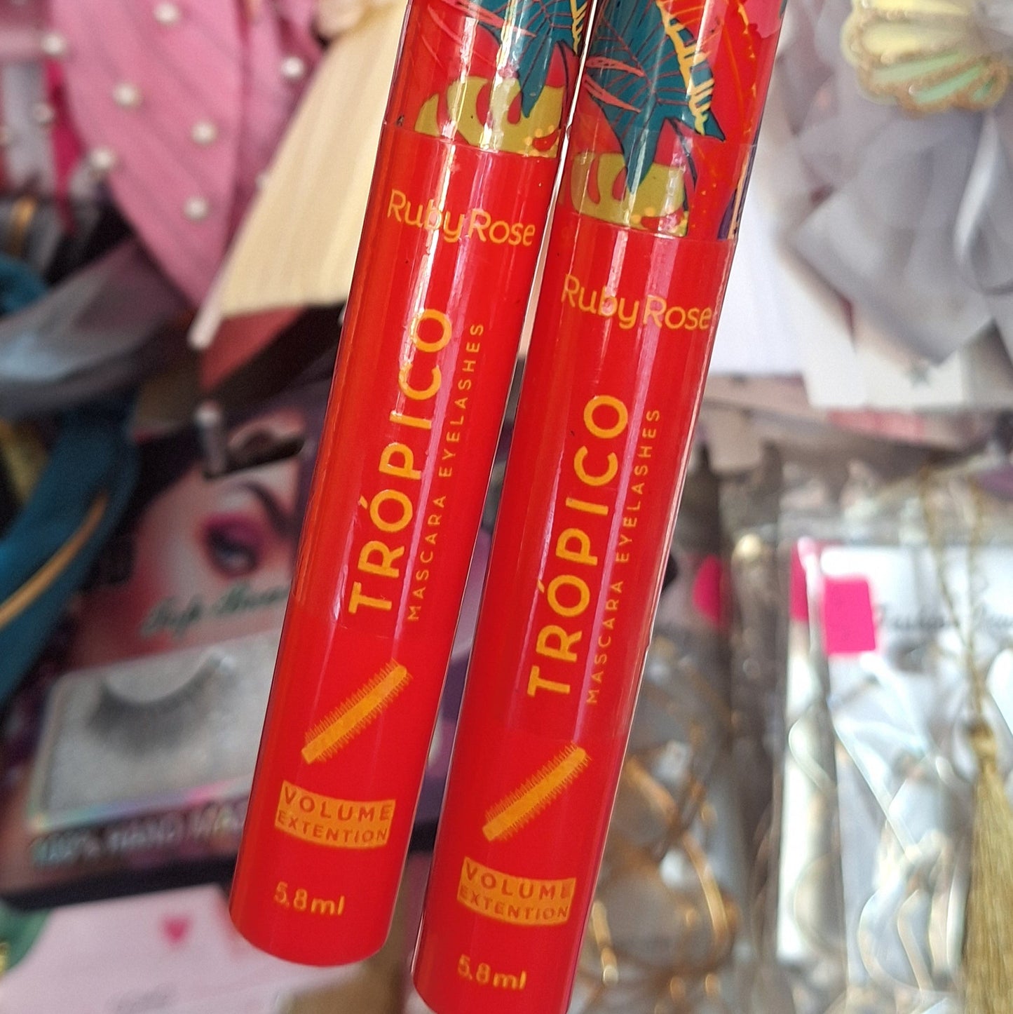 RUBY ROSE OJOS RIMEL A PRUEBA DE AGUA TROPICO