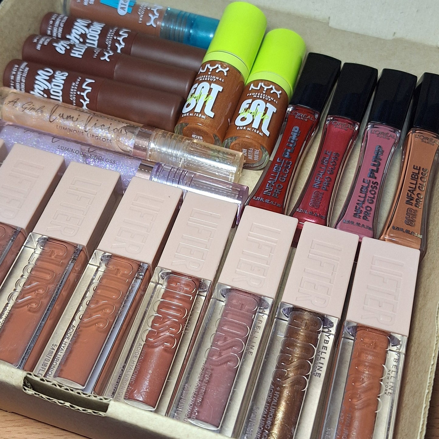 CAJA EMPRENDEDORA LABIOS GLOW 20 PIEZAS