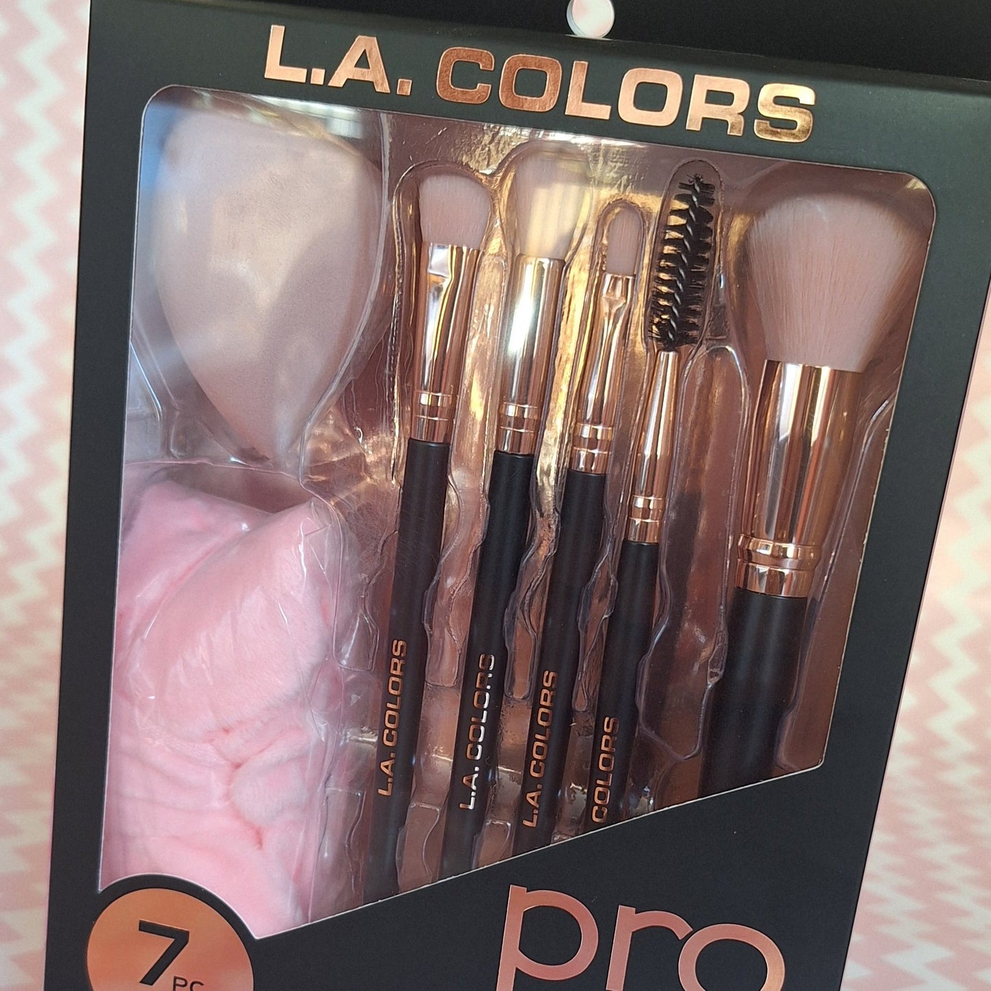 LA COLORS ROSTRO BROCHAS SET CON ESPONJITA Y VINCHA