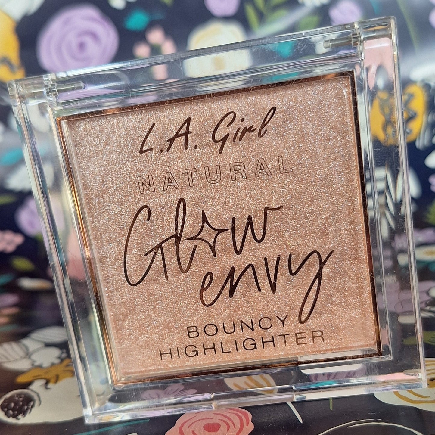 LA GIRL ROSTRO ILUMINADOR POLVO NATURAL GLOW