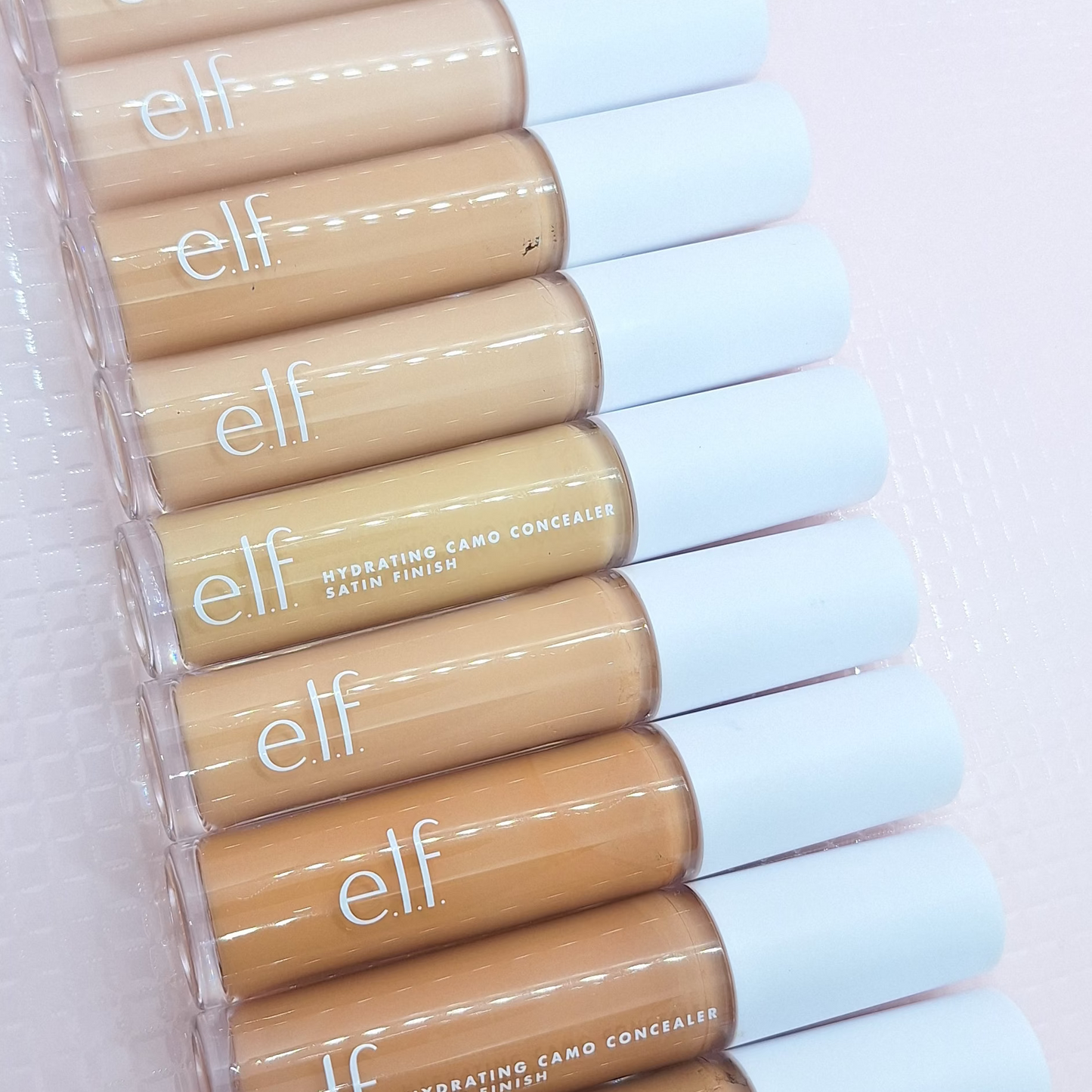DOCENA- ELF ROSTRO CORRECTOR LÍQUIDO HYDRATING CAMO CONCEALER