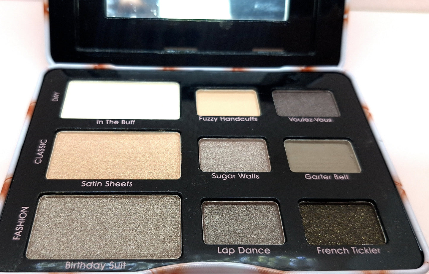 CAJA EMPRENDEDORA OJOS Y LABIOS 30 PIEZAS S/722.90