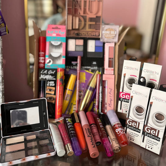 CAJA EMPRENDEDORA OJOS Y LABIOS 30 PIEZAS S/722.90